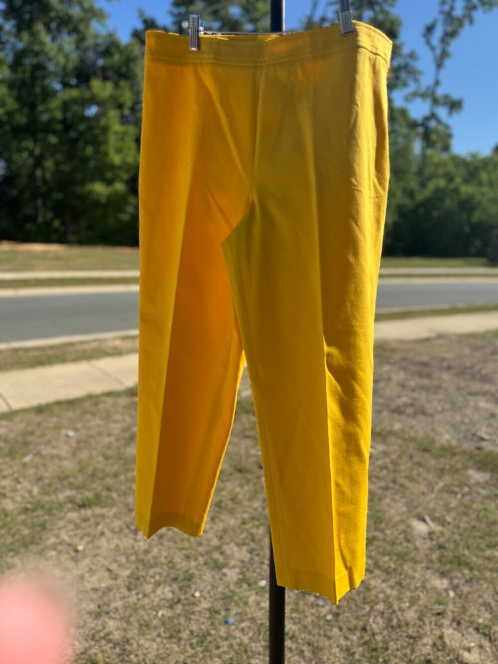 Doncaster Yellow Pull On Pants Size 14 Stretch Ankle Pants - Picture 3 of 4